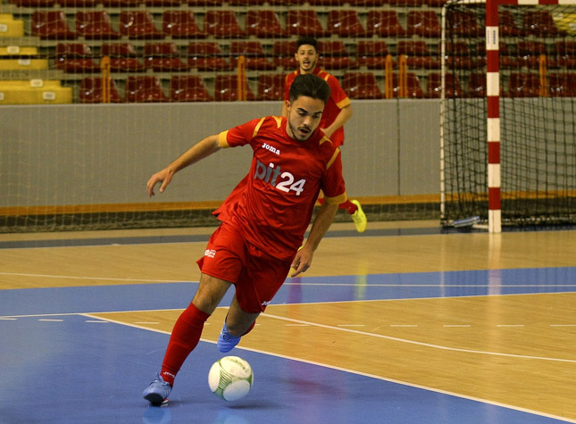 Carlos Castilla se reivindica a base de goles