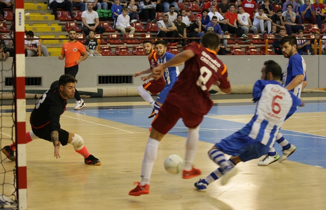 2-1. El ITEA tumba al líder en Vista Alegre y se encarama a lo más alto de la tabla